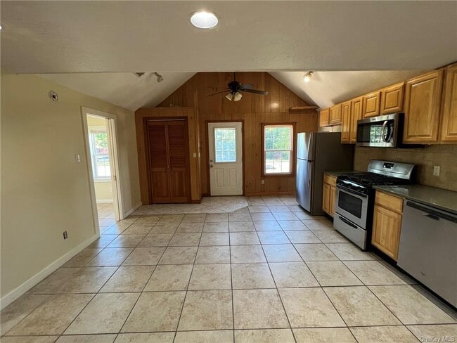 Building Photo - 7 Dallis Ln