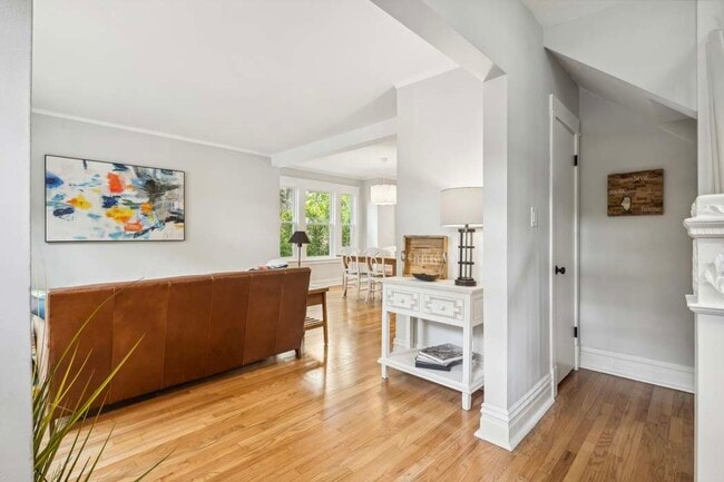 Foto del edificio - 2429 Central St