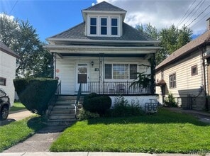 Building Photo - 98 Freund St
