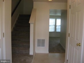 Building Photo - 108 Monticello Square