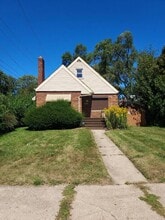 Building Photo - 714 W 49th Ave