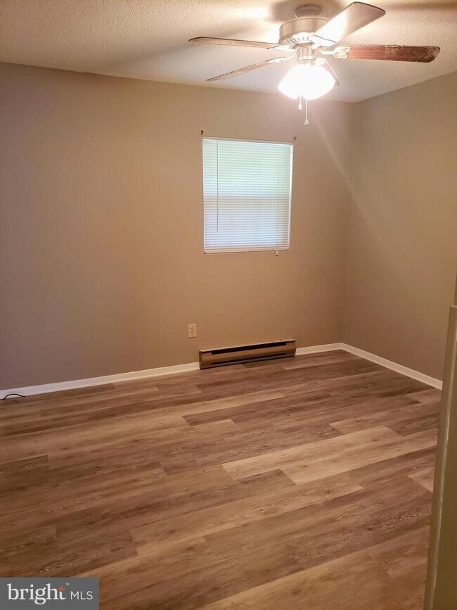 Foto del edificio - 115 Perry Dr