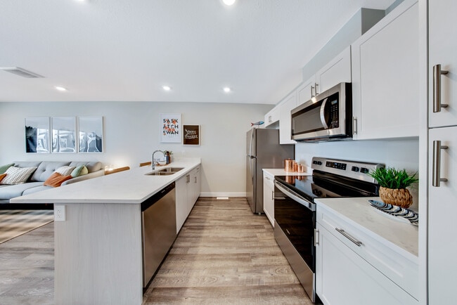 Building Photo - Sophia Towns