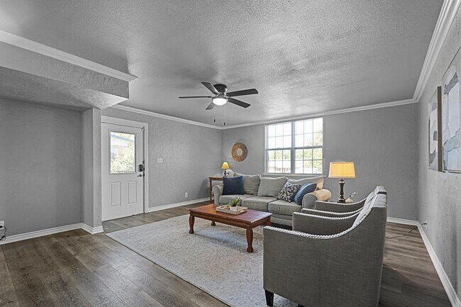 Building Photo - 4520 Trail Lake Dr