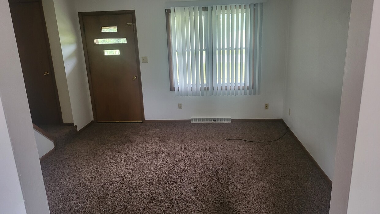 5248 E Calla Rd, New Middletown, OH 44442 Townhome Rentals in New