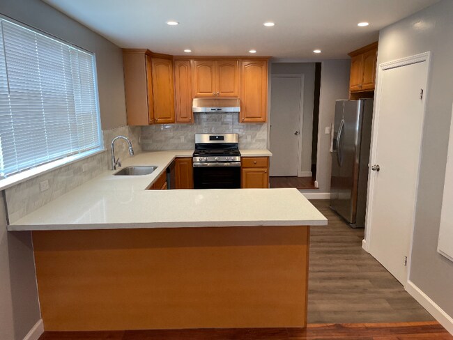Building Photo - 31 Park Manor Dr