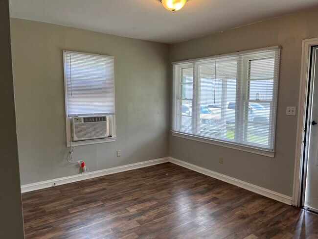 Foto del edificio - 713 Tallman Cir