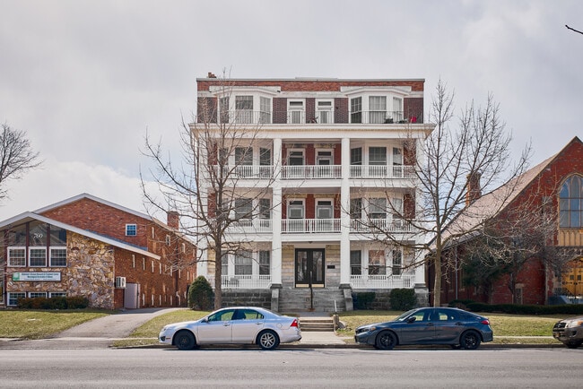 762 Madison Ave - Vista frontal - 762 Madison Avenue