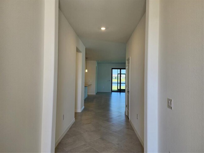 Building Photo - 14632 Palamos Cir