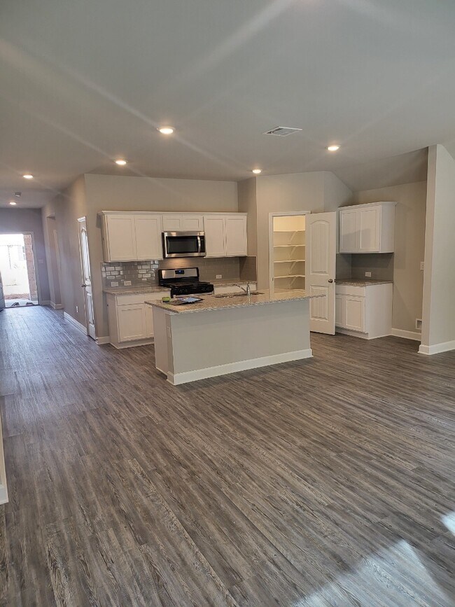 Foto del edificio - 7224 Lillie Dr