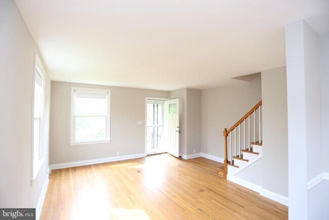 Building Photo - 8543 Water Oak Rd