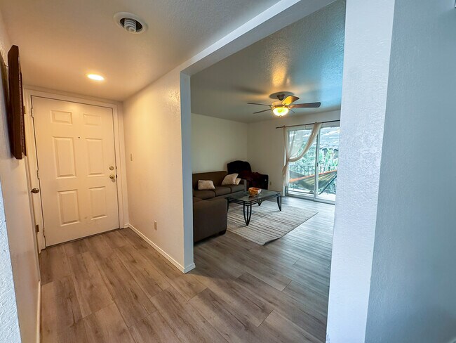 Building Photo - 724 W 1720 N