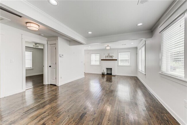 Foto del edificio - 456 Griffin St NW