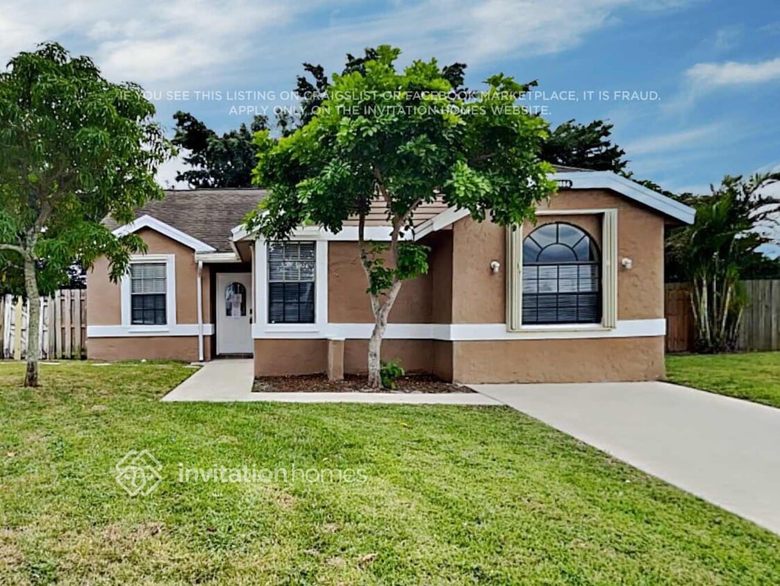 Foto principal - 10884 Grandview Ct