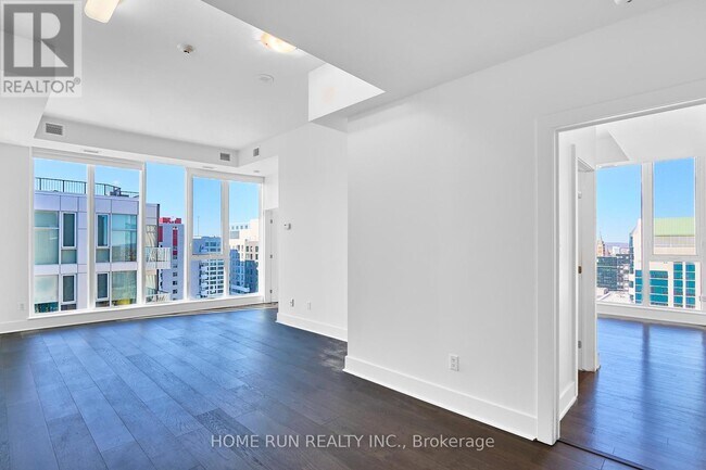 Building Photo - 40 Nepean St