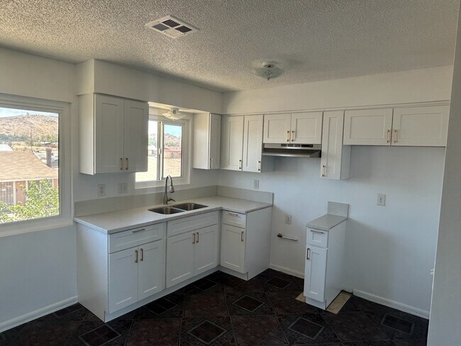 Remodeled Kitchen - 15481 Straight Arrow Rd