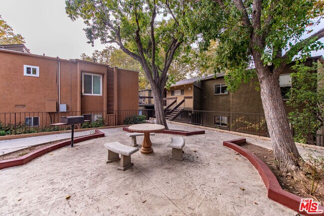 Building Photo - 18350 Hatteras St