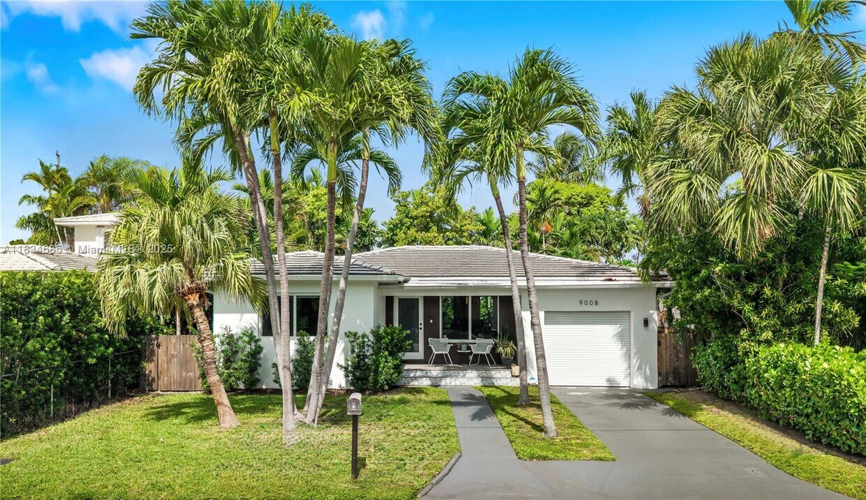 Foto principal - 9008 Emerson Ave