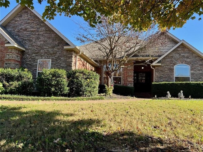 Foto del edificio - 1450 Whippoorwill Ln