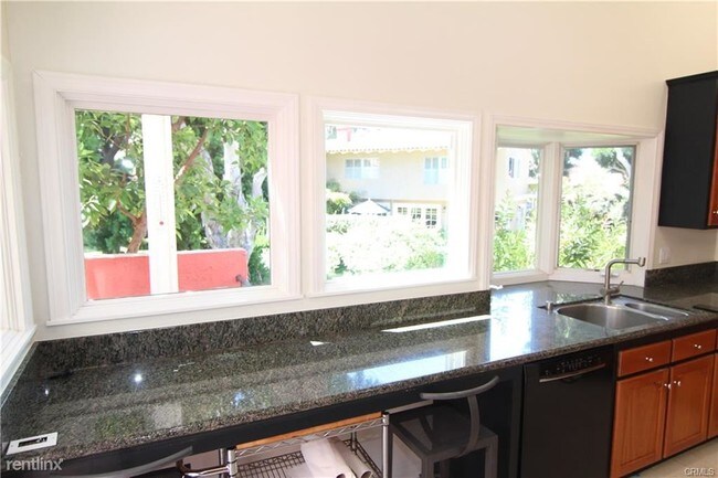Foto del edificio - 4 br, 2.5 bath House - 316 Otero