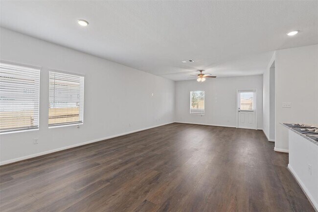 Foto del edificio - 252 Crystal Brook Dr