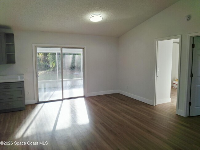 Foto del edificio - 6410 Lookout Dr