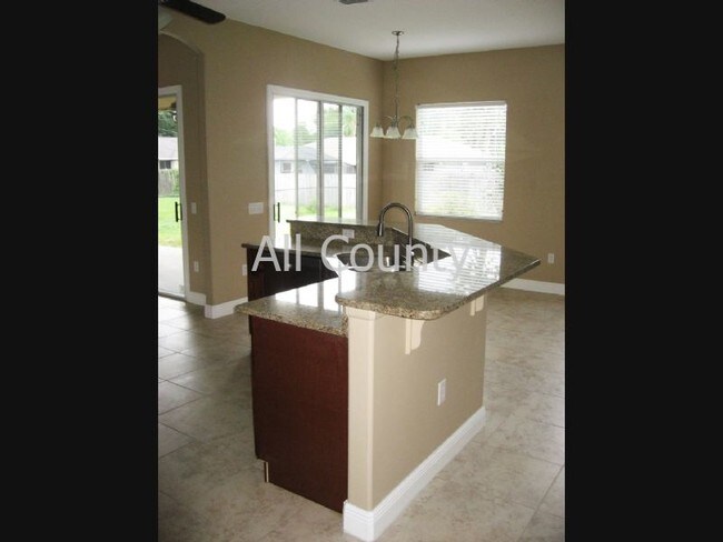 Foto del edificio - 1767 Delaware St NW