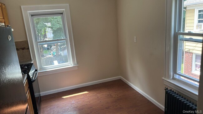 Building Photo - 28 Stowe Pl