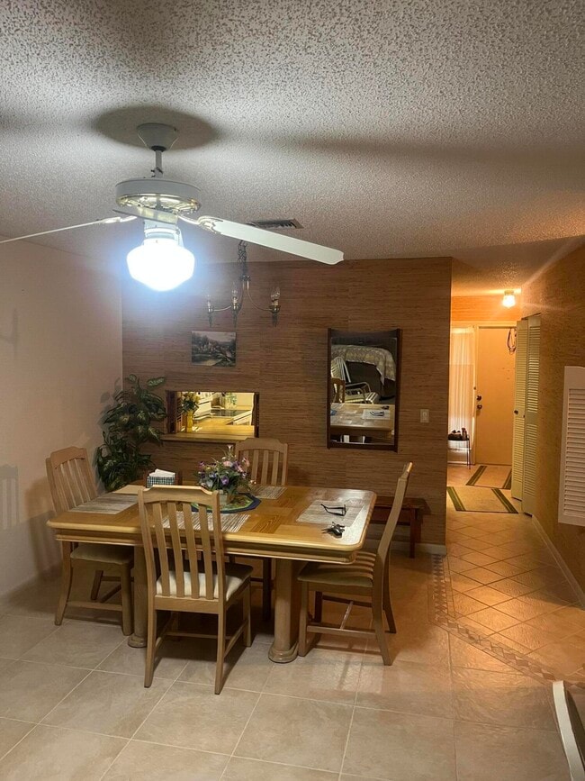 Building Photo - 1030 Pheasant Run Dr