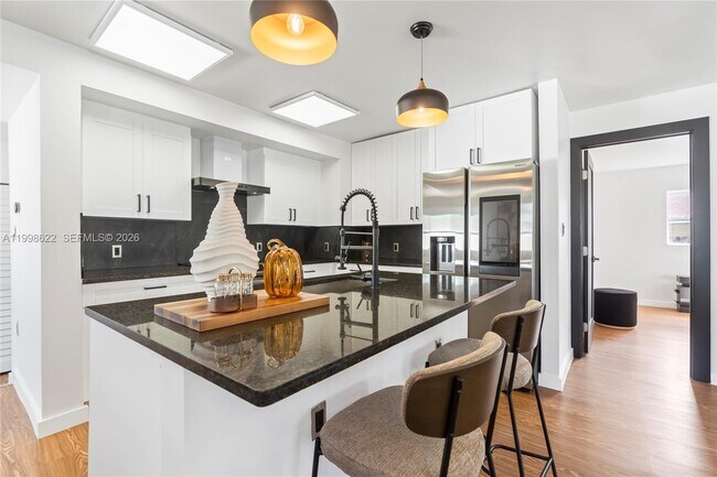 Foto del edificio - 1911 SW 57th Ave