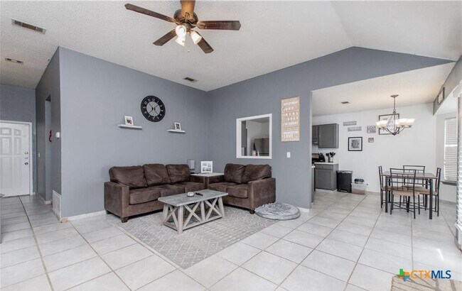 Foto del edificio - 1410 Windsor Cir