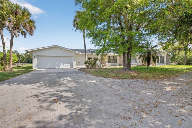 Foto del edificio - 10157 La Reina Rd