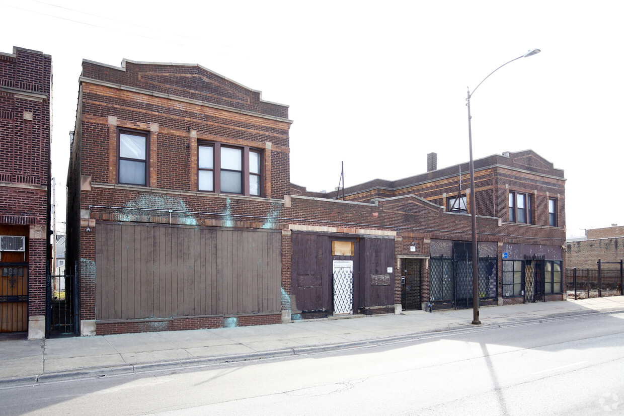 Building Photo - 6617-6623 S Ashland Ave