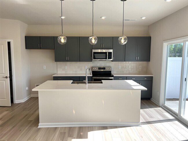 Foto del edificio - 3114 Hutton Gdns Ln