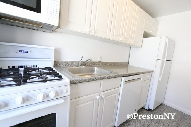 Foto del edificio - 206-210 E 26th St