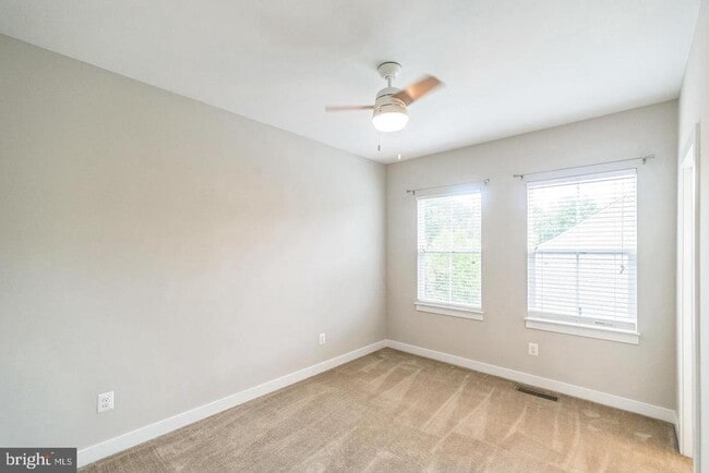 Building Photo - 107 Magnes Pl