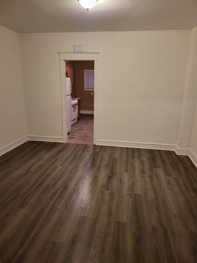 Building Photo - 2407 Lamotte St