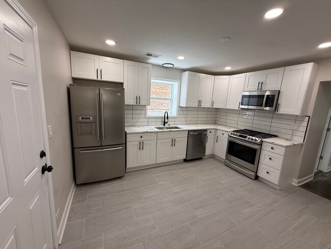 Building Photo - 1637 Elmwood Ave