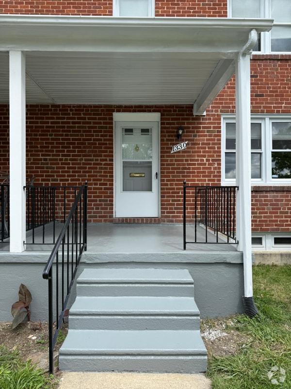 Building Photo - 1330 Woodbourne Ave
