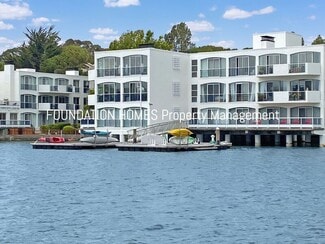 Building Photo - 1106 Shelter Bay Ave