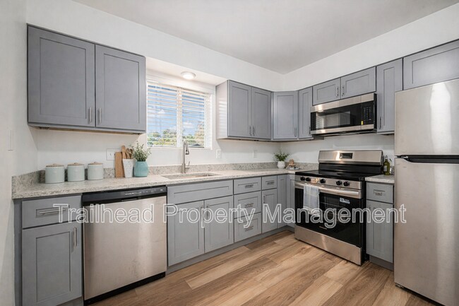 Foto del edificio - 8316 Robinson St