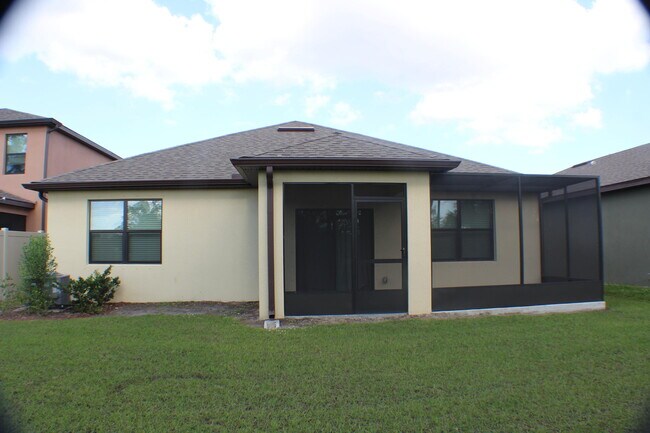 Foto del edificio - 900 Old Country Rd S E