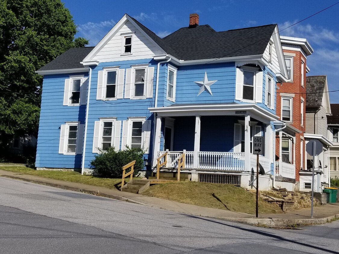 Primary Photo - 127-129 W. Second St.