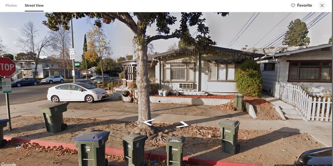 Building Photo - 990 S Marengo Ave