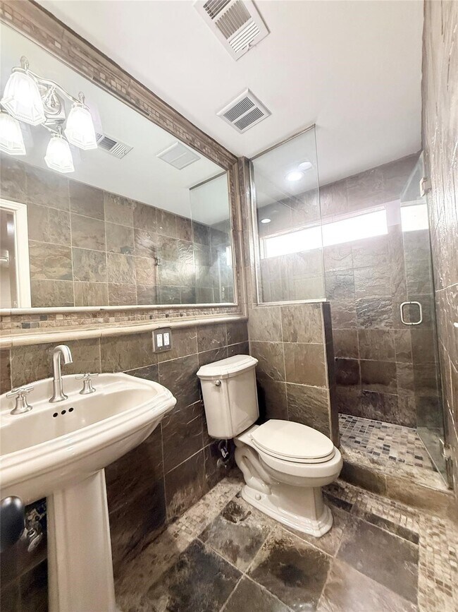 Foto del edificio - 5545 Pagewood Ln