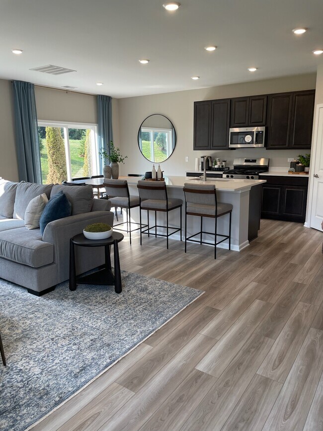 Foto del edificio - 337 Red Oak Cir