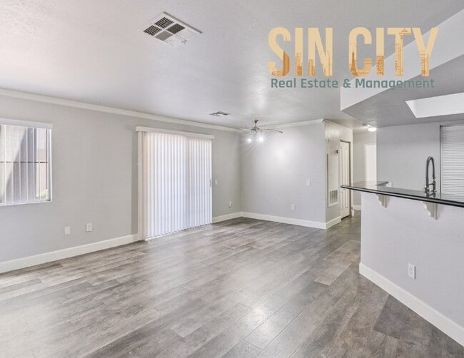 Building Photo - "Spacious 2-Bed, 2-Bath Condo Retreat on W...
