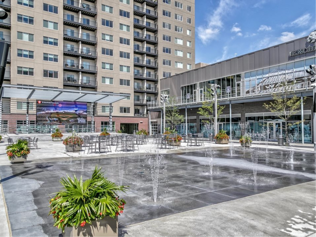 Capitol District Community Plaza - The Capitol District Apartments