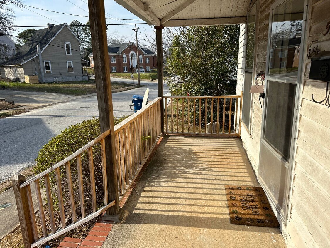 516 Jordan Ave, Greenwood, SC 29646 House Rental in Greenwood, SC