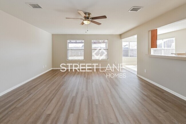 Building Photo - Charming 5 Bedroom in Deer Park!